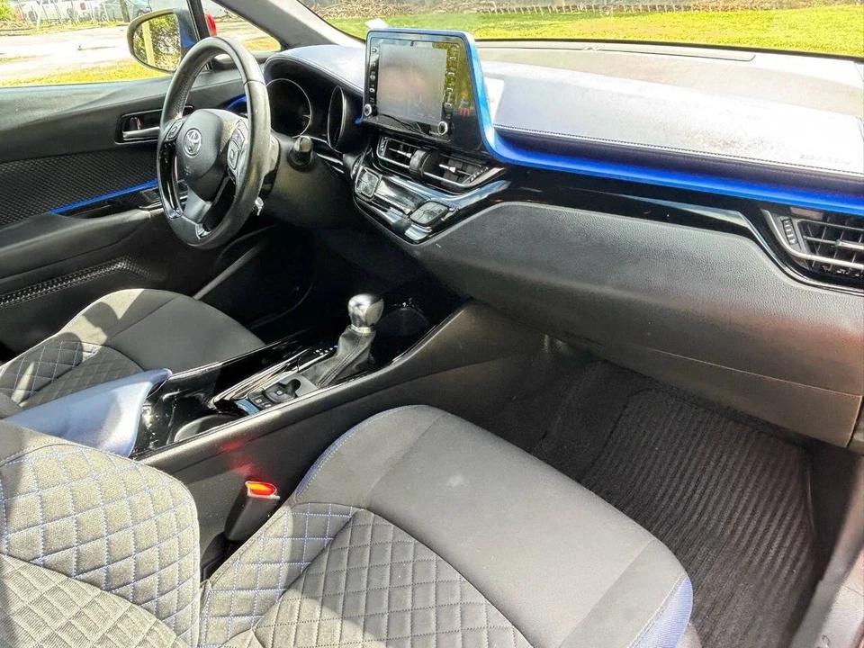2021 Toyota C-HR - Image 17 of 21