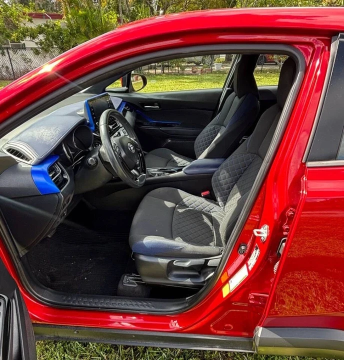 2021 Toyota C-HR - Image 12 of 21