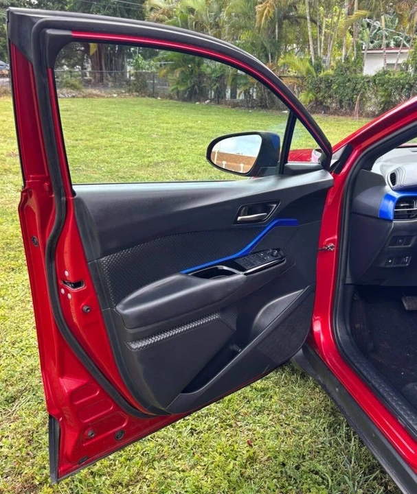 2021 Toyota C-HR - Image 10 of 21