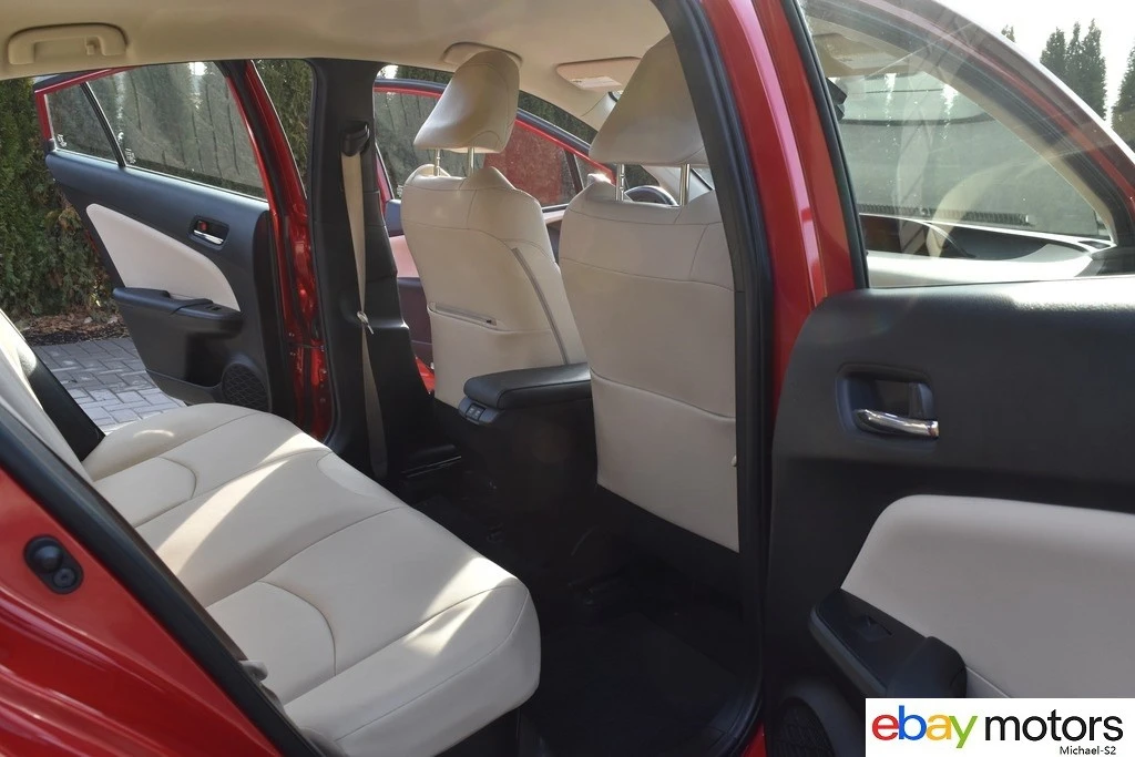 2021 Toyota Prius 4th Gen - Image 18 of 21