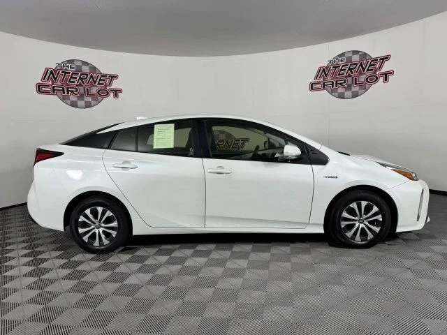 2021 Toyota Prius 4th Gen - Image 8 of 12