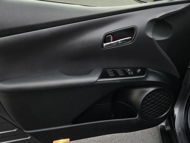 2021 Toyota Prius 4th Gen - Image 9 of 12