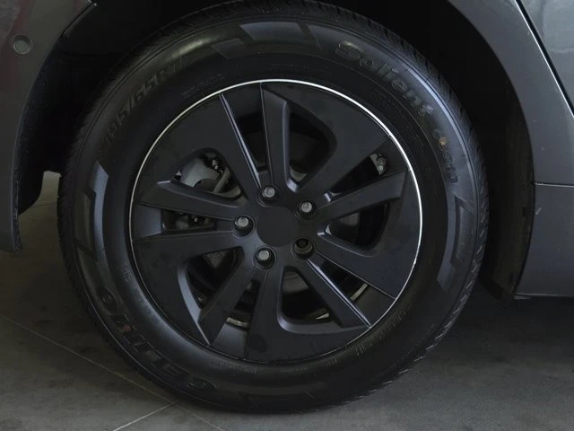 2021 Toyota Prius 4th Gen - Image 5 of 12