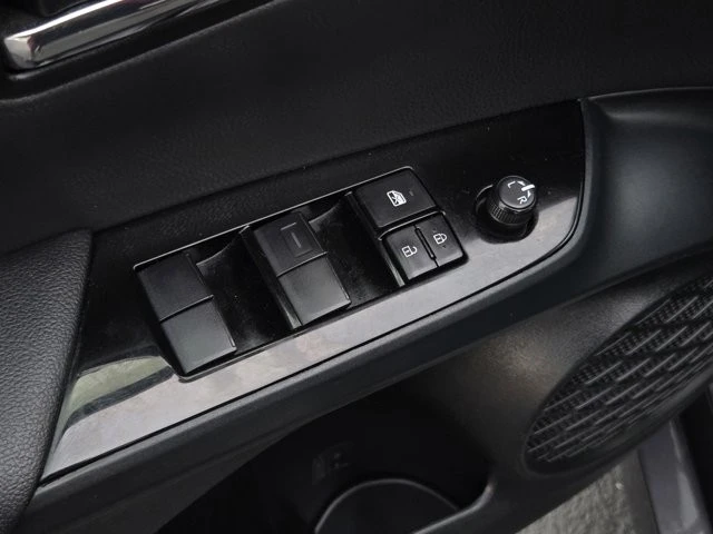 2021 Toyota Prius 4th Gen - Image 10 of 12