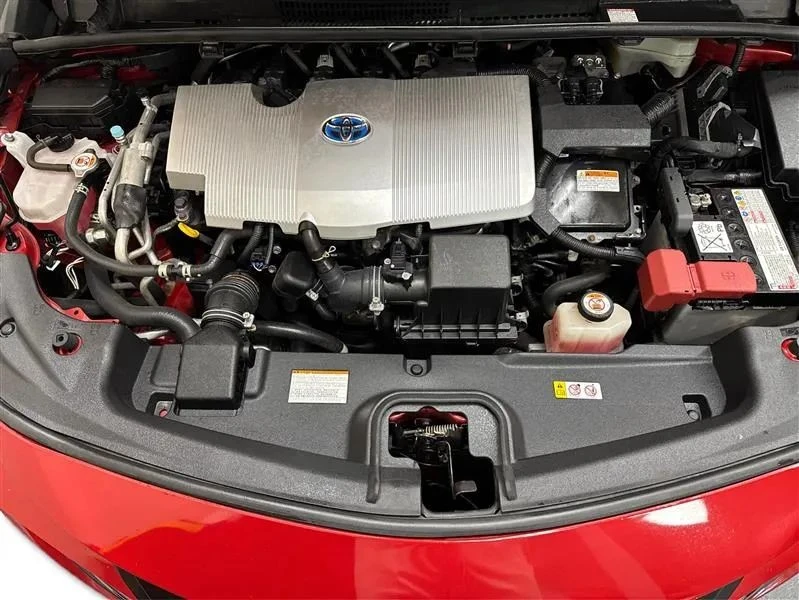 2021 Toyota Prius 4th Gen - Image 11 of 12