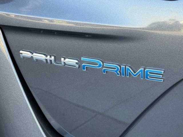 2021 Toyota Prius 4th Gen - Image 14 of 21