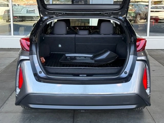 2021 Toyota Prius 4th Gen - Image 15 of 21