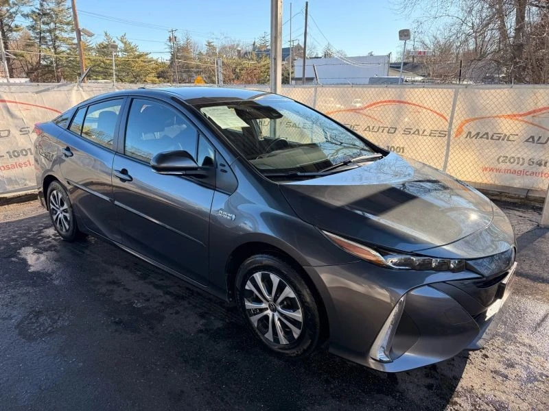 2021 Toyota Prius 4th Gen - Image 7 of 12