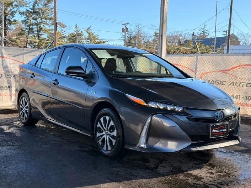 2021 Toyota Prius 4th Gen - Image 6 of 12
