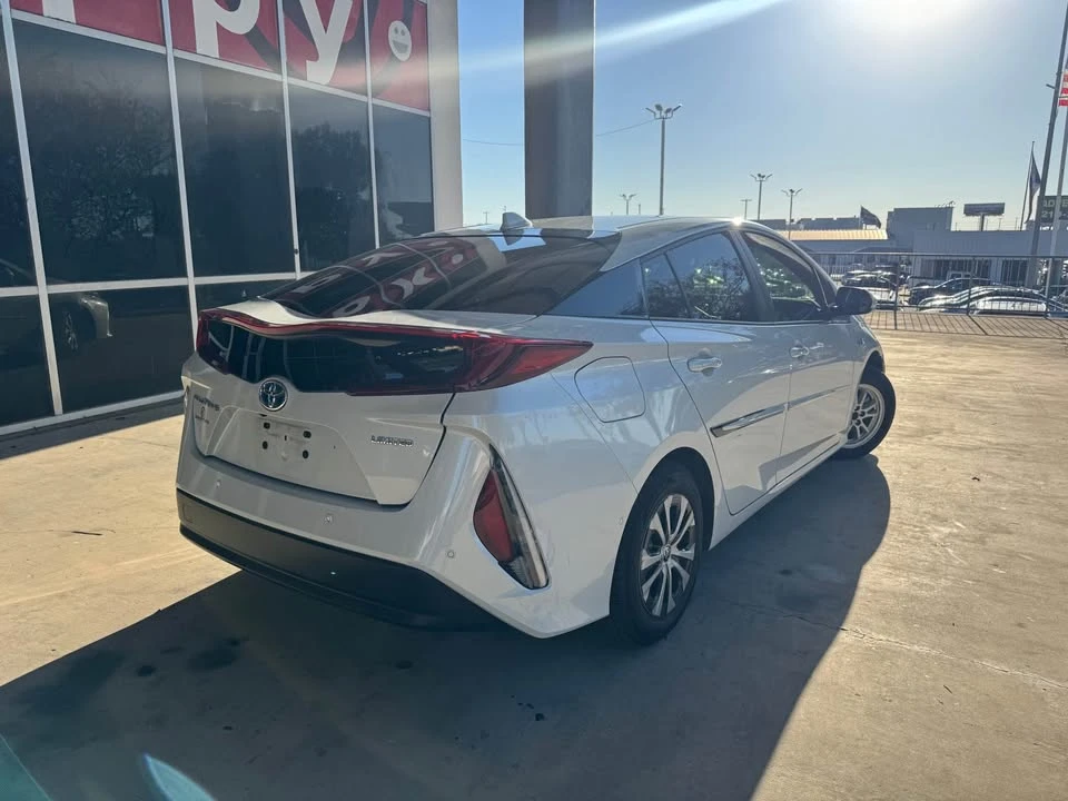 2021 Toyota Prius 4th Gen - Image 3 of 5