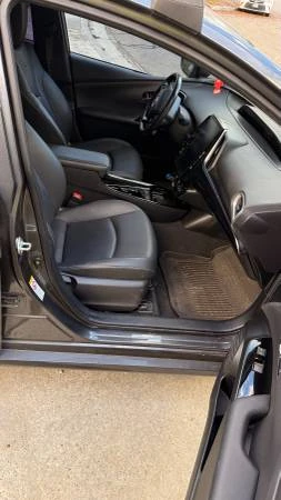 2021 Toyota Prius 4th Gen - Image 9 of 11