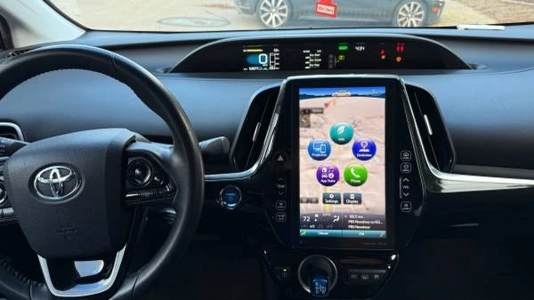 2021 Toyota Prius 4th Gen - Image 6 of 11