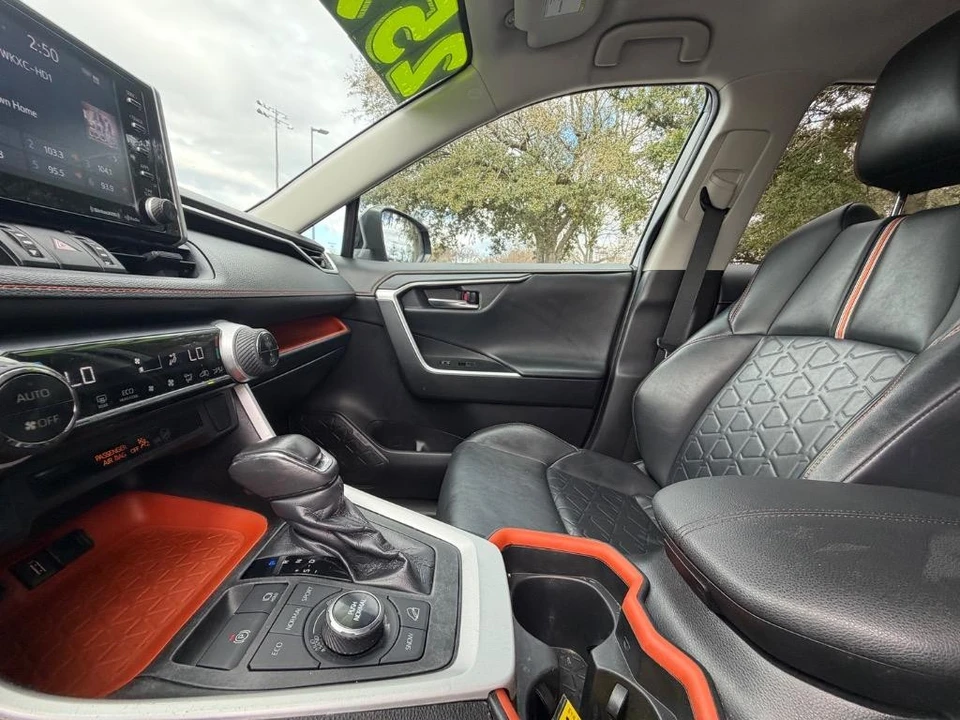 2021 Toyota RAV4 5th Gen - Image 18 of 21