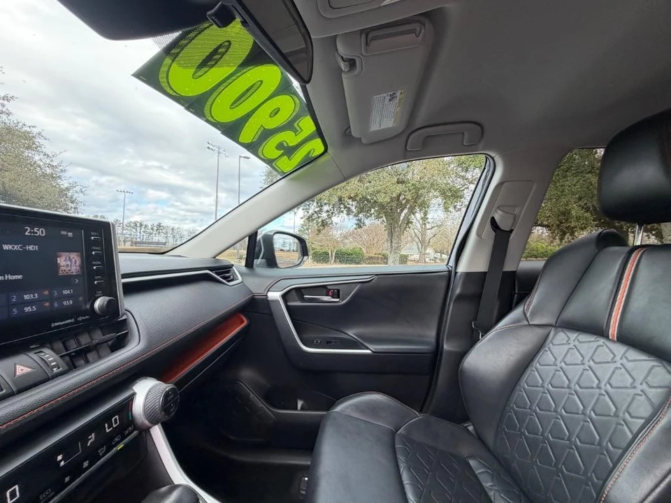2021 Toyota RAV4 5th Gen - Image 19 of 21