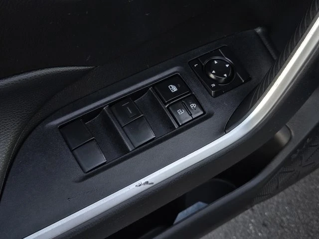 2021 Toyota RAV4 5th Gen - Image 10 of 12