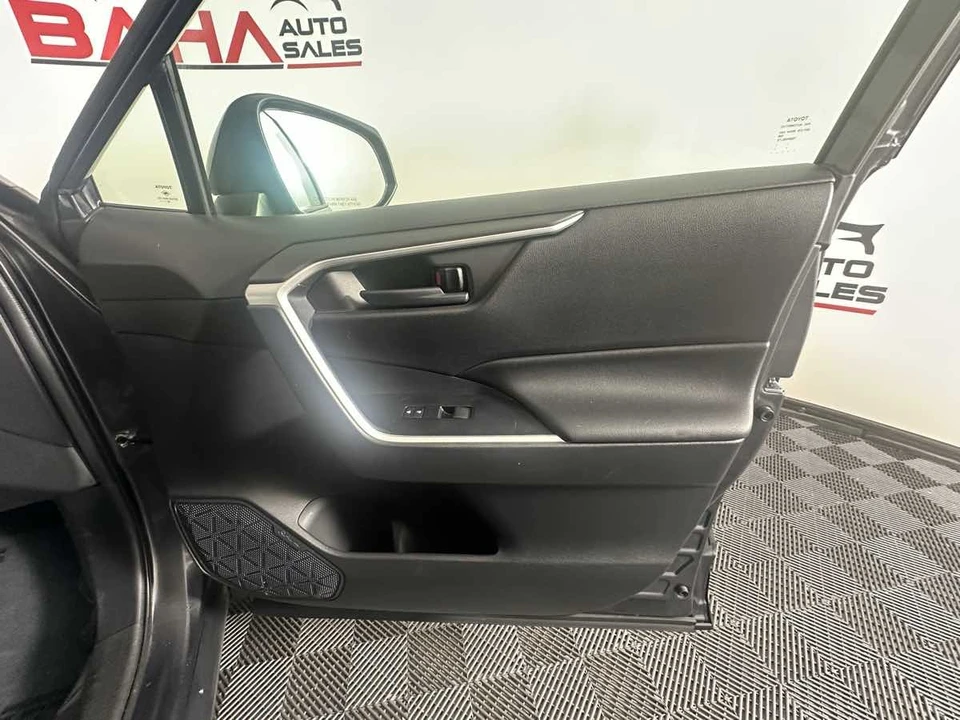 2021 Toyota RAV4 5th Gen - Image 16 of 21