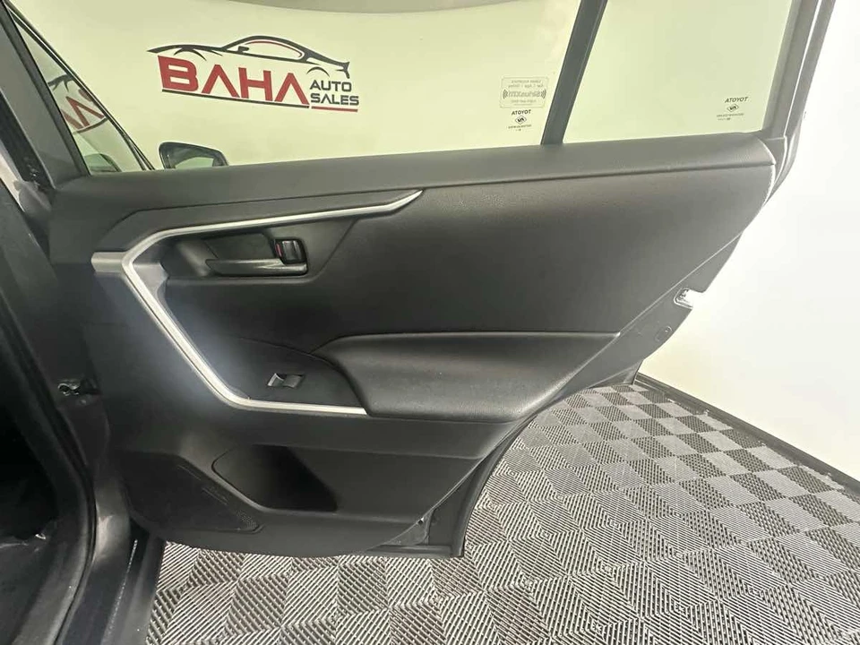2021 Toyota RAV4 5th Gen - Image 18 of 21