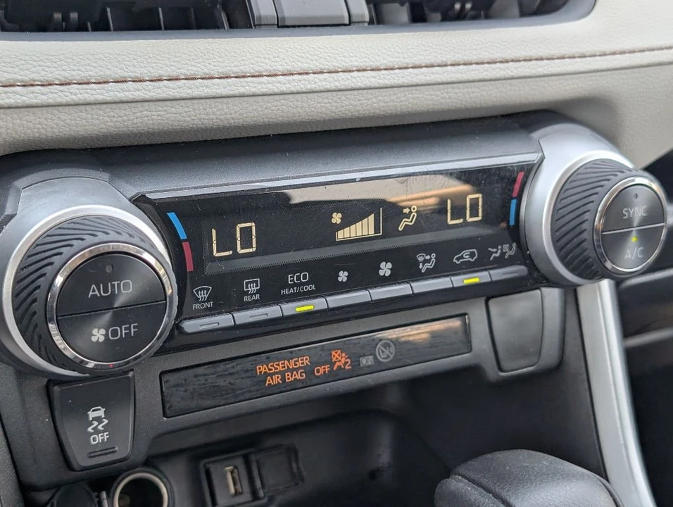 2021 Toyota RAV4 5th Gen - Image 22 of 25