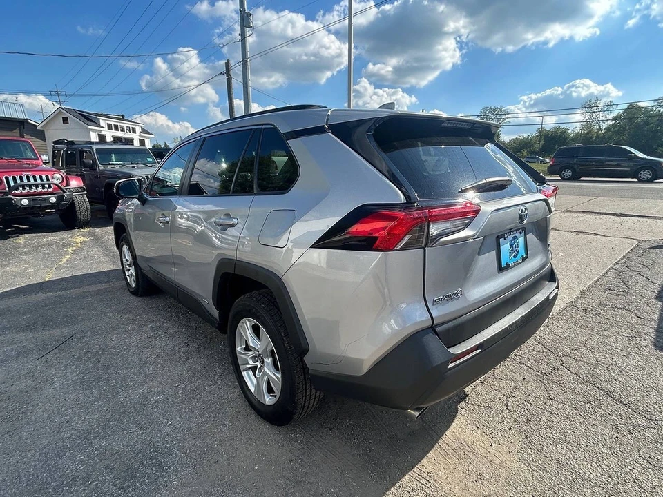 2021 Toyota RAV4 5th Gen - Image 6 of 12