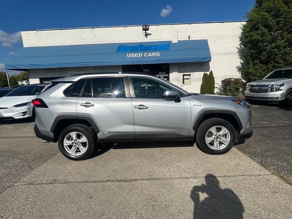2021 Toyota RAV4 5th Gen - Image 5 of 12