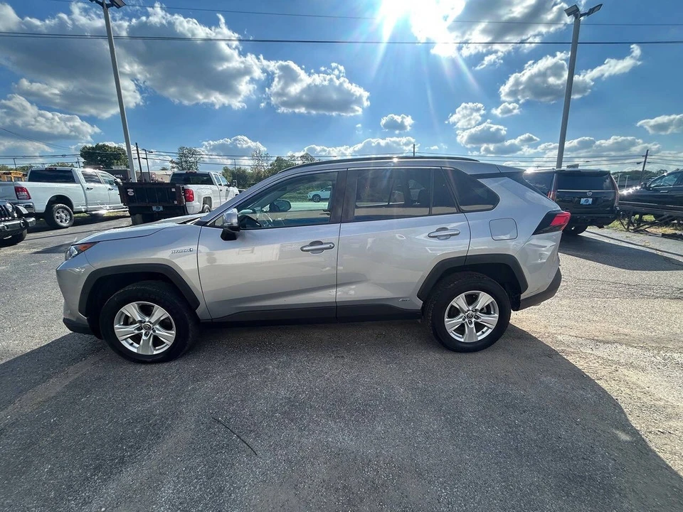 2021 Toyota RAV4 5th Gen - Image 10 of 12