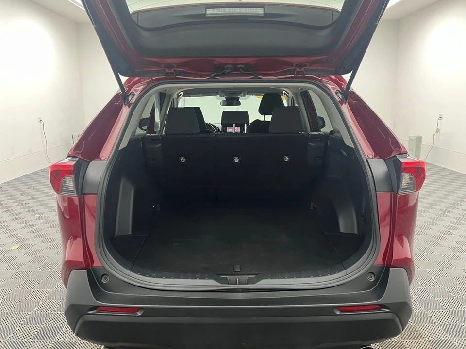 2021 Toyota RAV4 5th Gen - Image 8 of 12