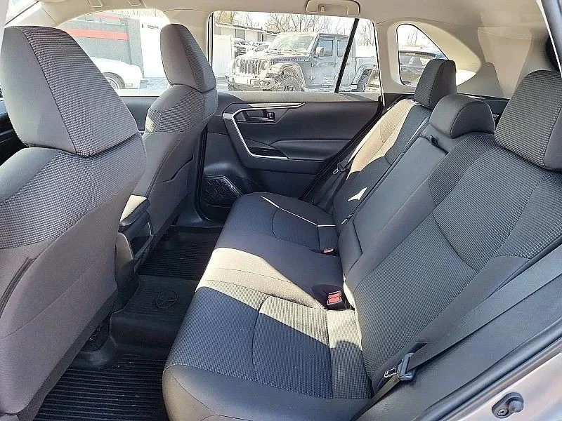 2021 Toyota RAV4 5th Gen - Image 11 of 12