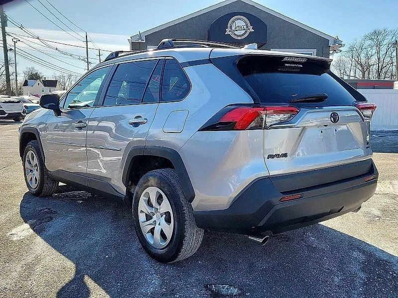 2021 Toyota RAV4 5th Gen - Image 5 of 12