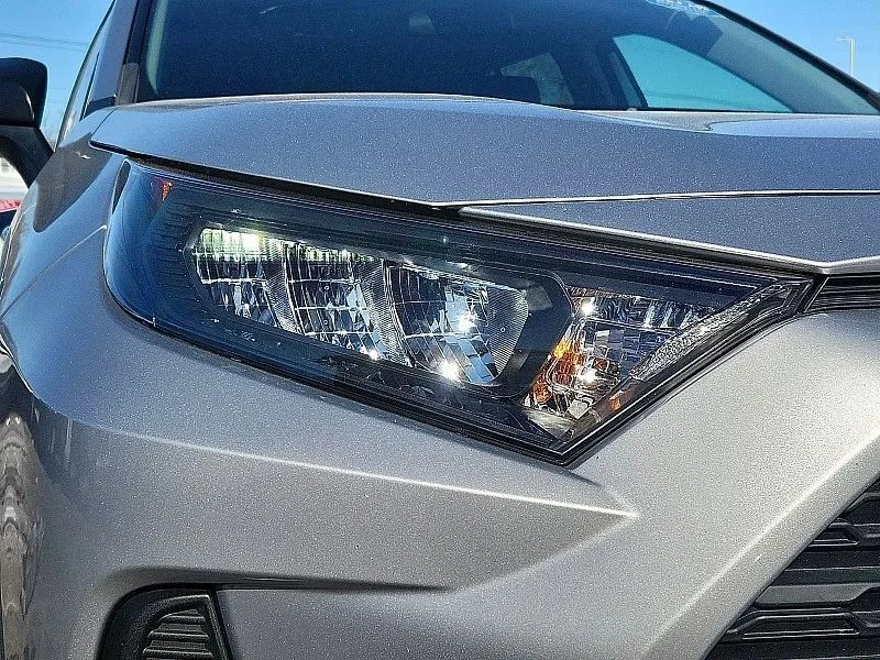 2021 Toyota RAV4 5th Gen - Image 10 of 12