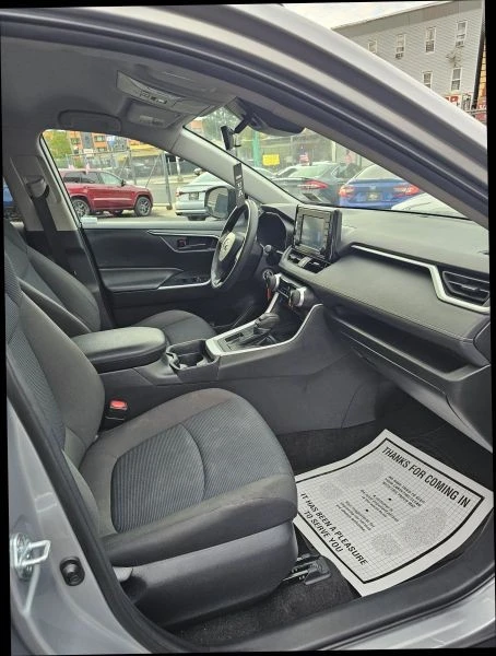 2021 Toyota RAV4 5th Gen - Image 8 of 12