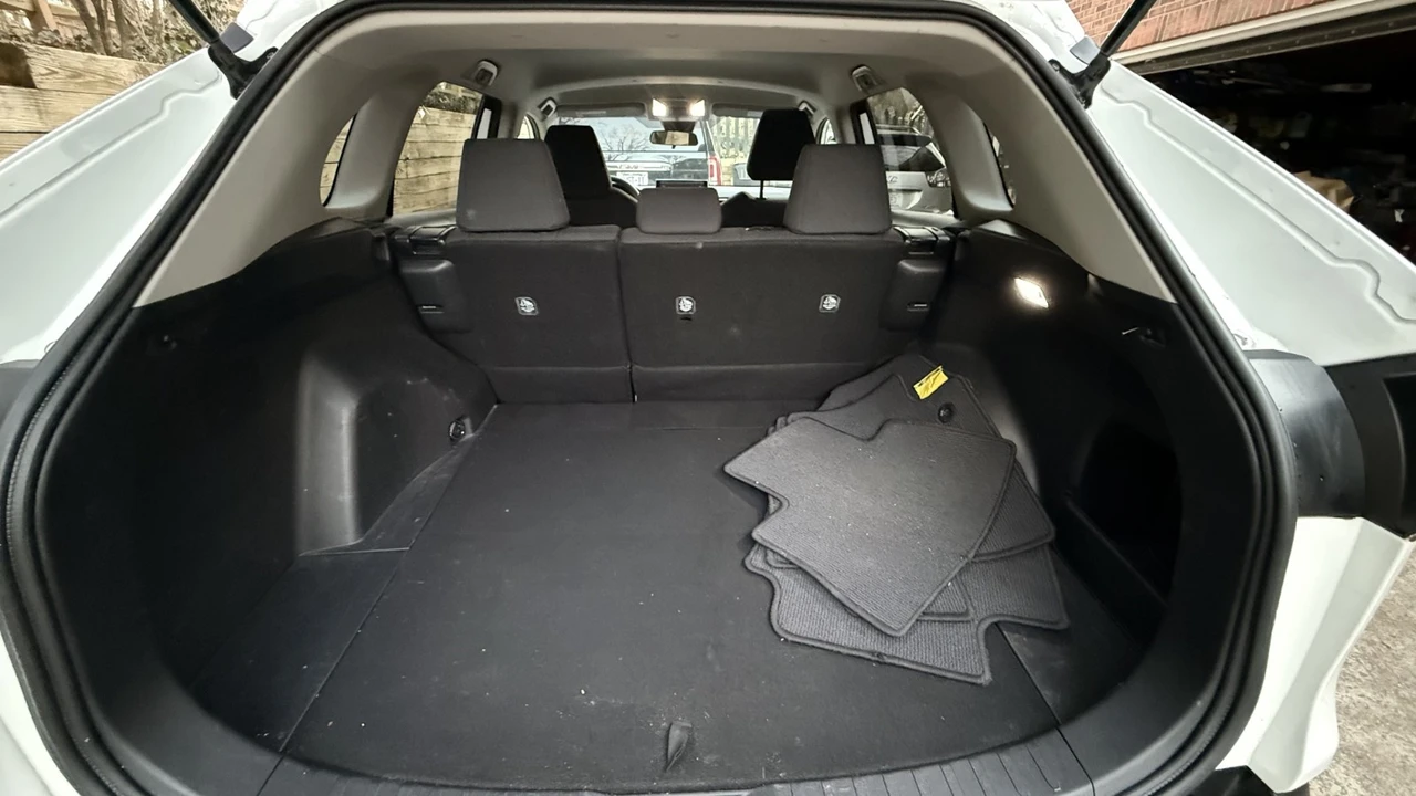 2021 Toyota RAV4 5th Gen - Image 13 of 18