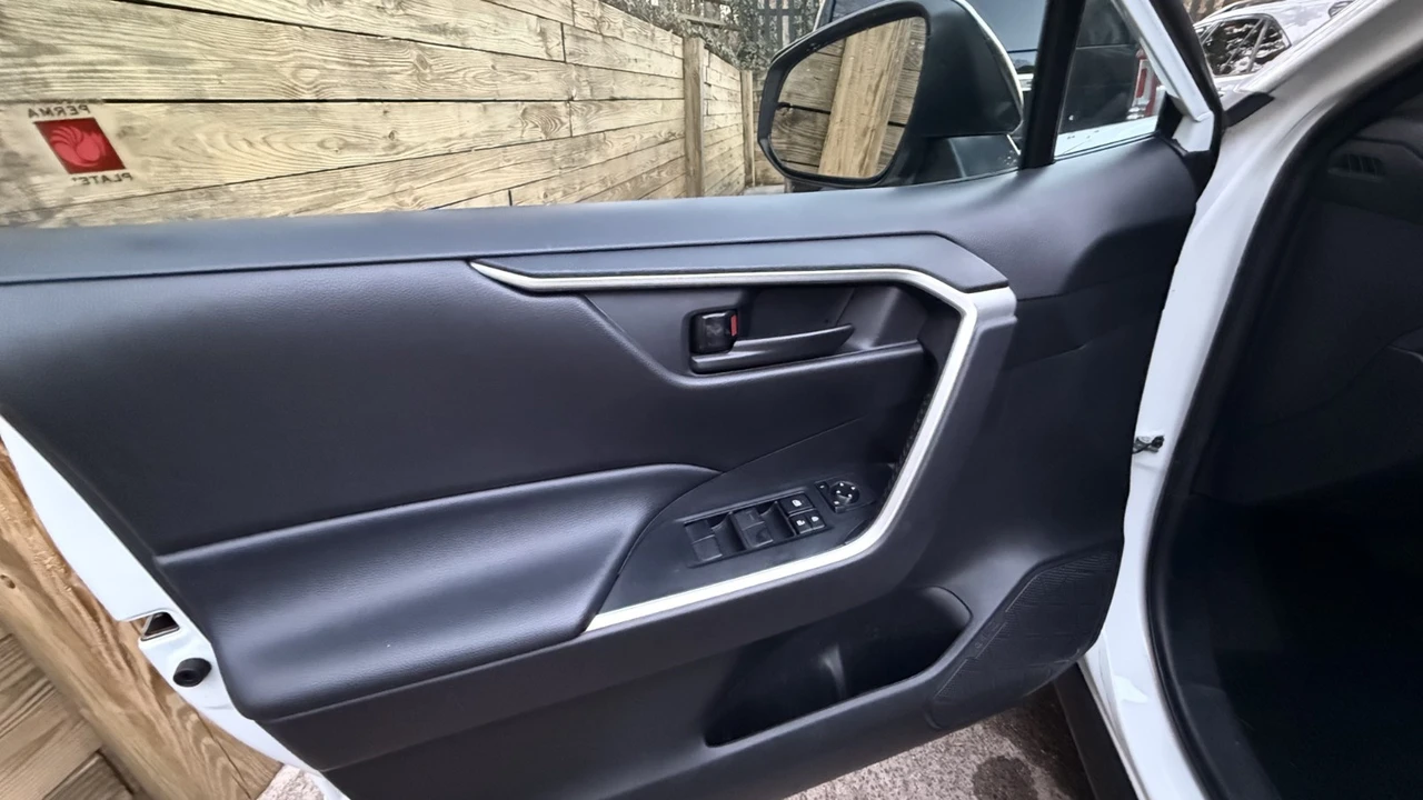 2021 Toyota RAV4 5th Gen - Image 18 of 18