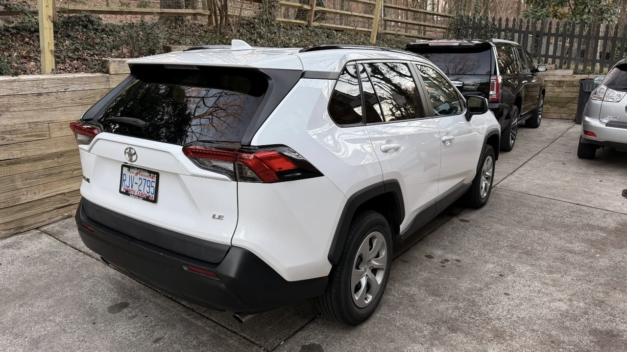2021 Toyota RAV4 5th Gen - Image 7 of 18