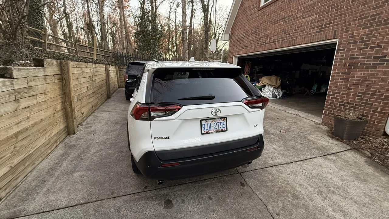 2021 Toyota RAV4 5th Gen - Image 6 of 18