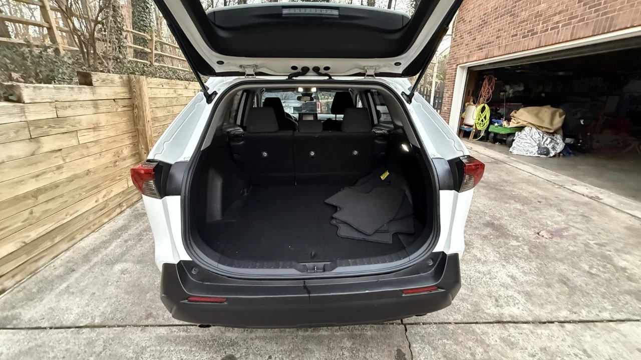 2021 Toyota RAV4 5th Gen - Image 12 of 18