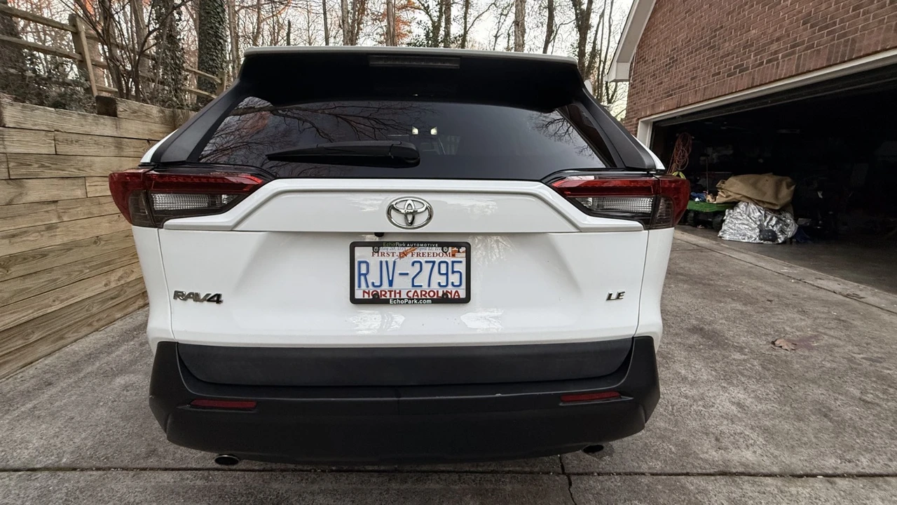 2021 Toyota RAV4 5th Gen - Image 14 of 18