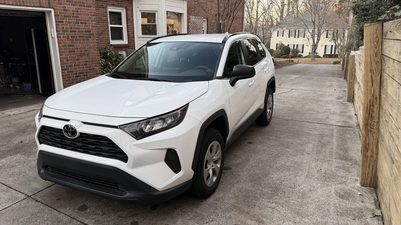 2021 Toyota RAV4 5th Gen - Image 4 of 18