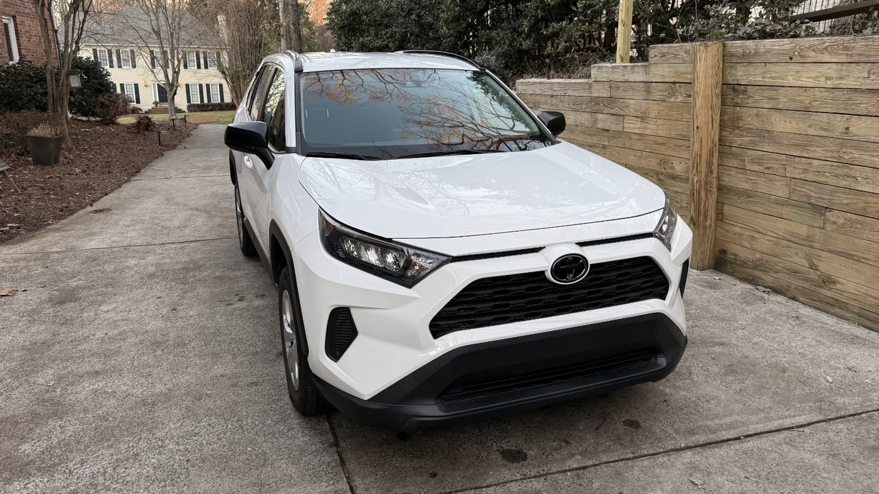 2021 Toyota RAV4 5th Gen - Image 3 of 18