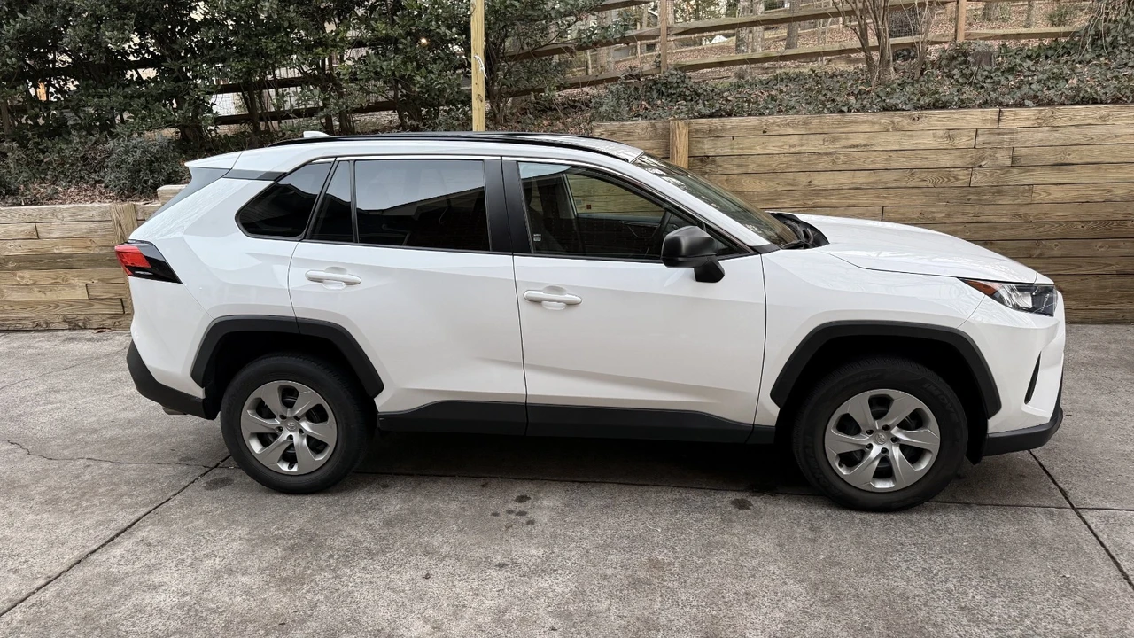 2021 Toyota RAV4 5th Gen - Image 8 of 18