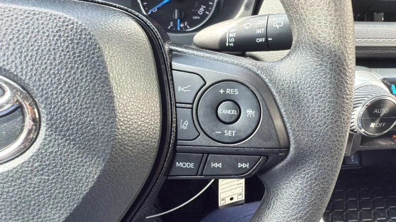 2021 Toyota RAV4 5th Gen - Image 11 of 12