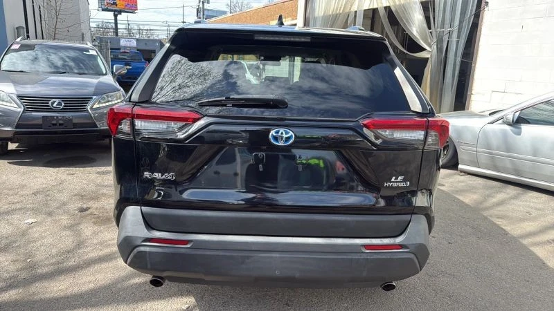 2021 Toyota RAV4 5th Gen - Image 6 of 12