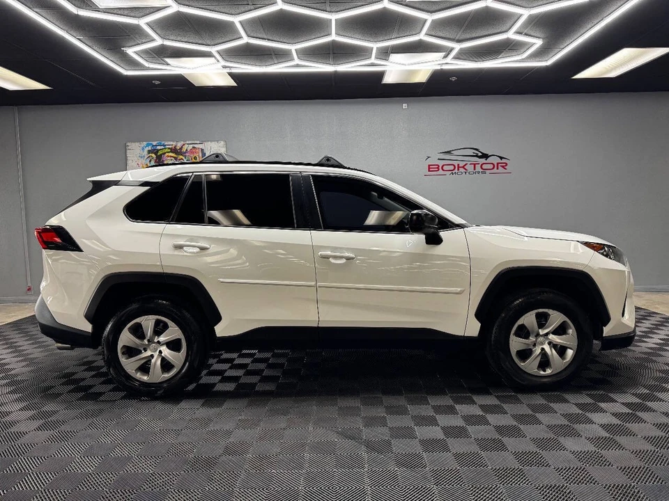 2021 Toyota RAV4 5th Gen - Image 14 of 21