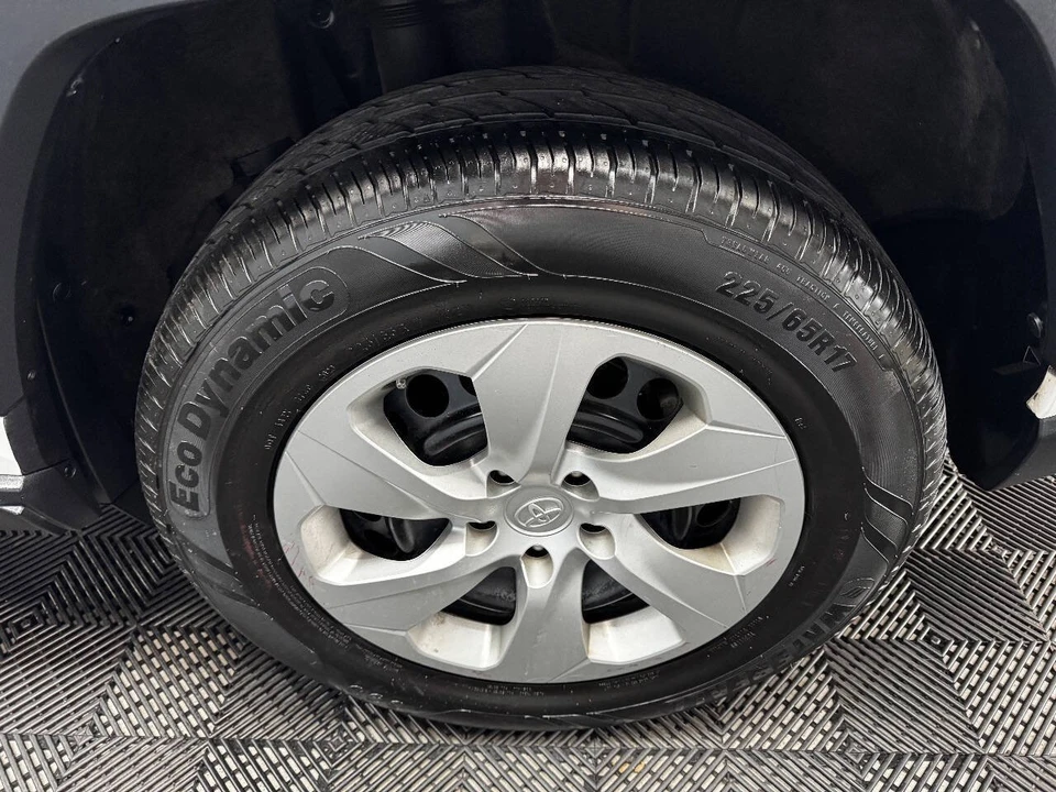 2021 Toyota RAV4 5th Gen - Image 18 of 21