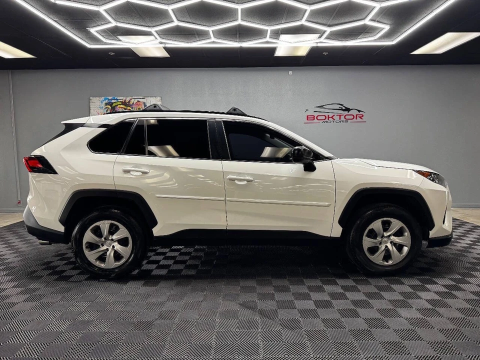 2021 Toyota RAV4 5th Gen - Image 15 of 21