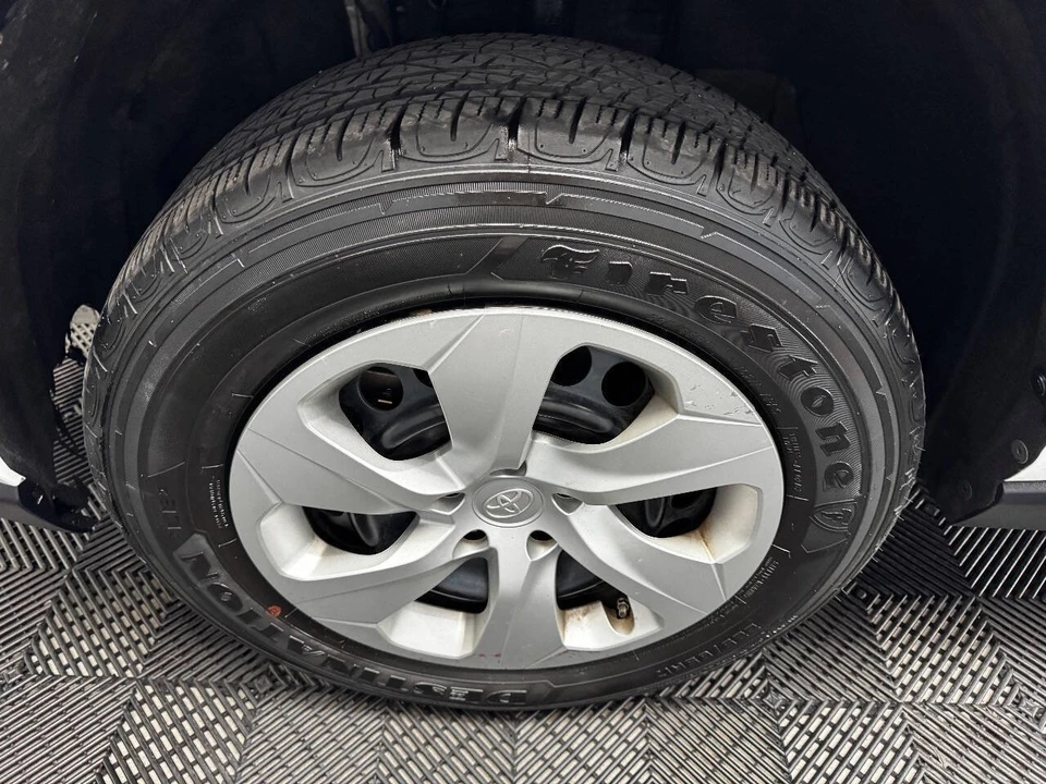 2021 Toyota RAV4 5th Gen - Image 19 of 21