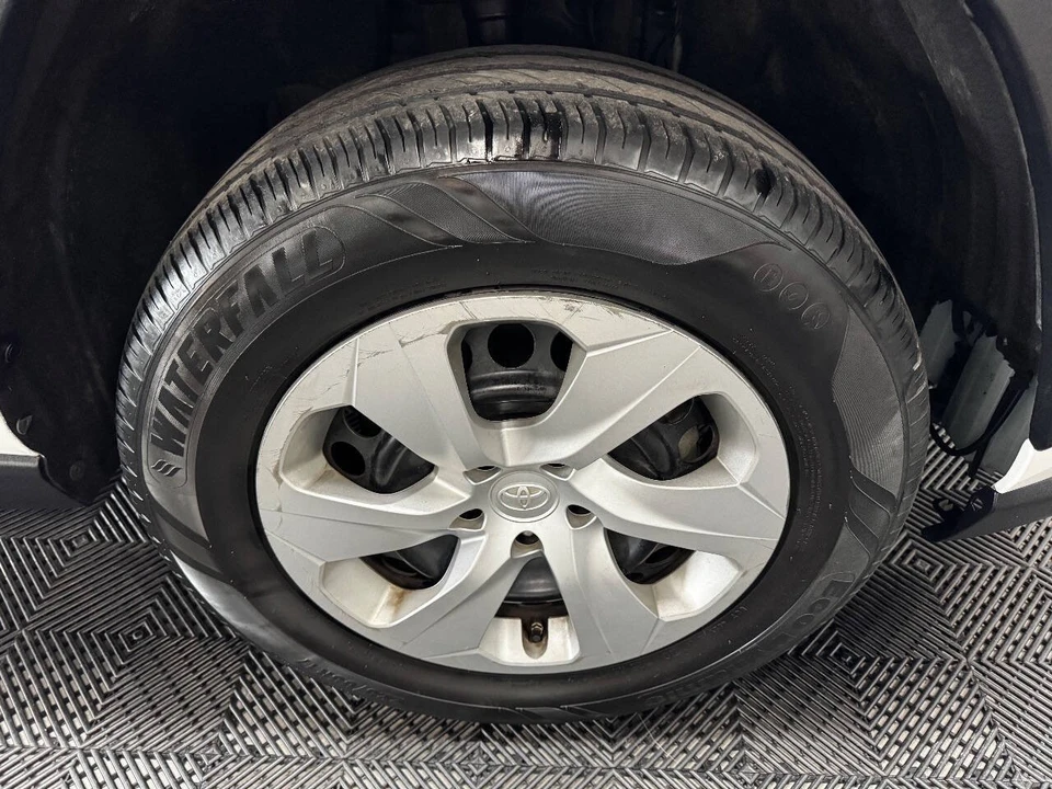 2021 Toyota RAV4 5th Gen - Image 16 of 21
