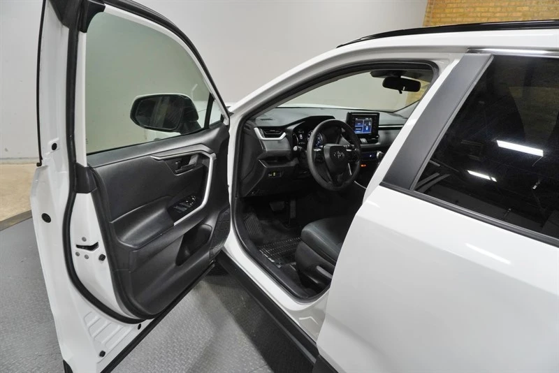2021 Toyota RAV4 5th Gen - Image 19 of 21