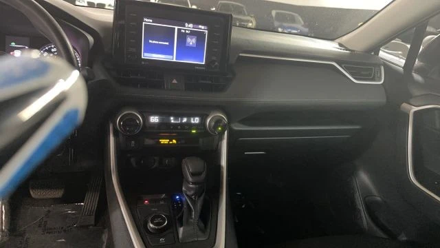2021 Toyota RAV4 5th Gen - Image 14 of 19