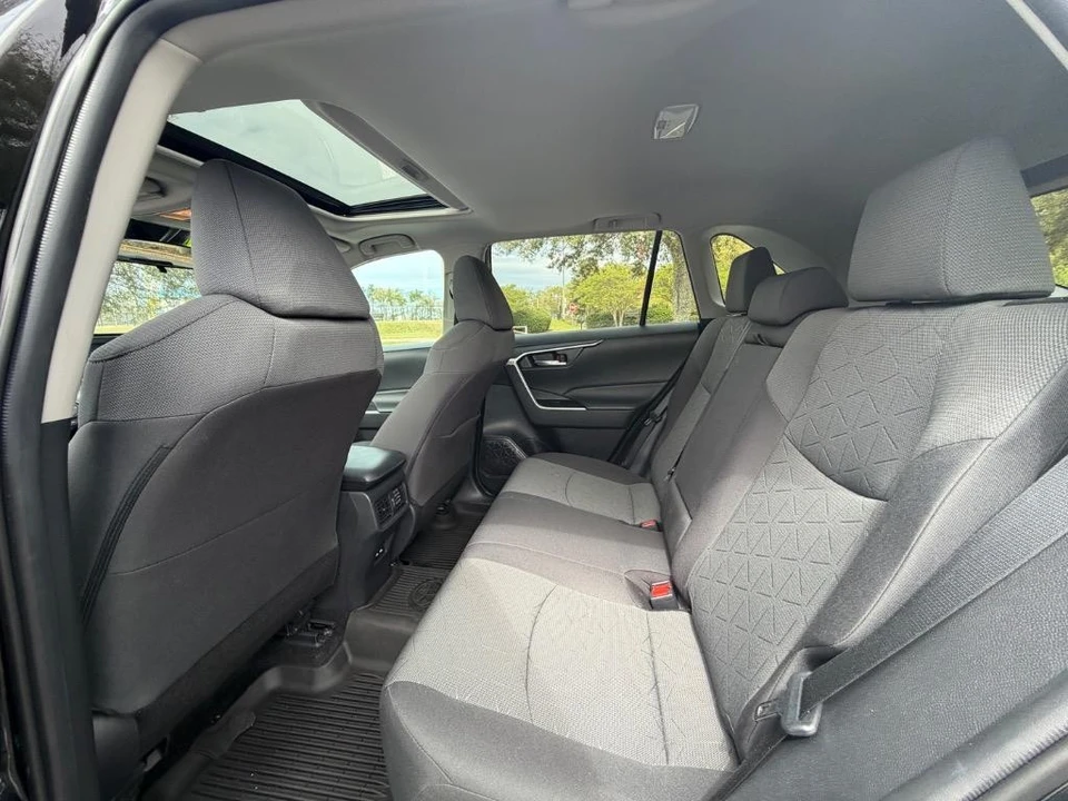 2021 Toyota RAV4 5th Gen - Image 21 of 31