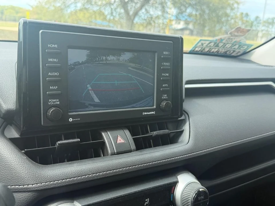 2021 Toyota RAV4 5th Gen - Image 11 of 31